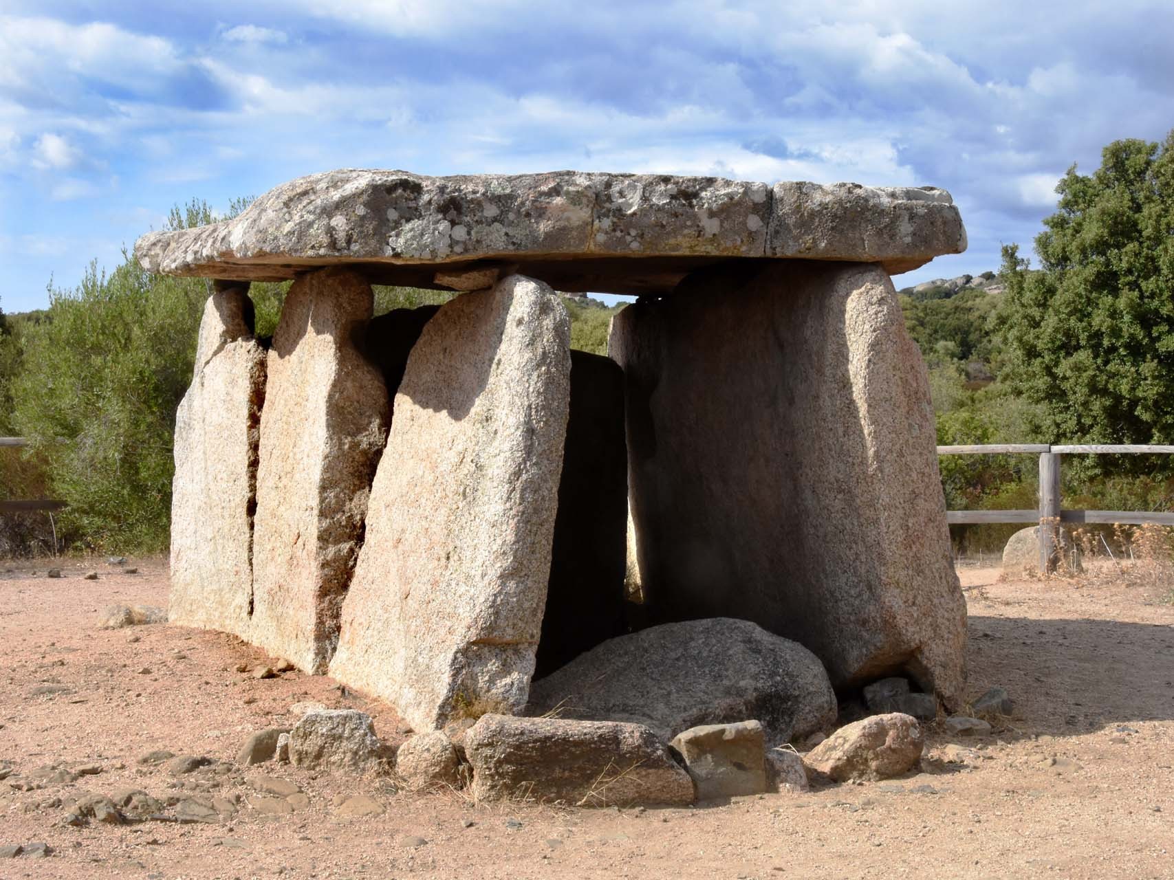 Cauria, le dolmen de Fontanacia